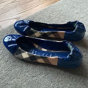 Burberry flats -nova check pattern, round toes.